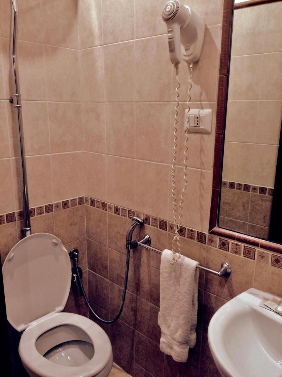 Caput Mundi Hotel Rome Buitenkant foto
